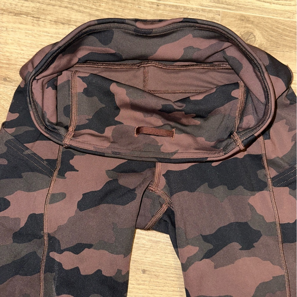 Wunder Train High-Rise Tight with Pockets - Picture 9 of 11